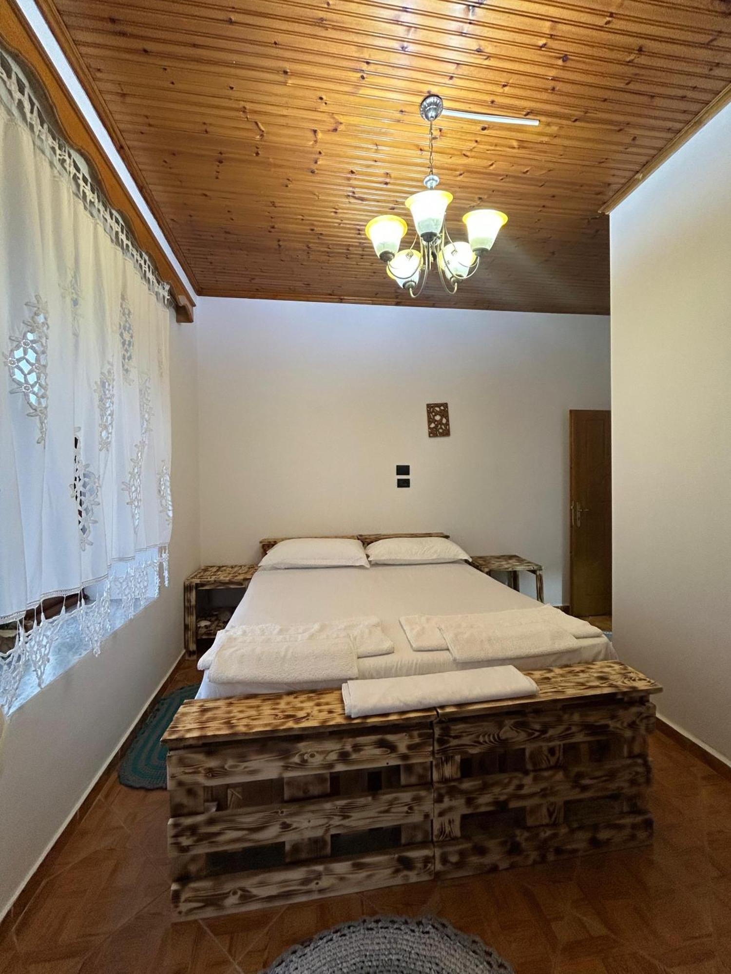 Guest House Lengo Gjirokastër Eksteriør billede