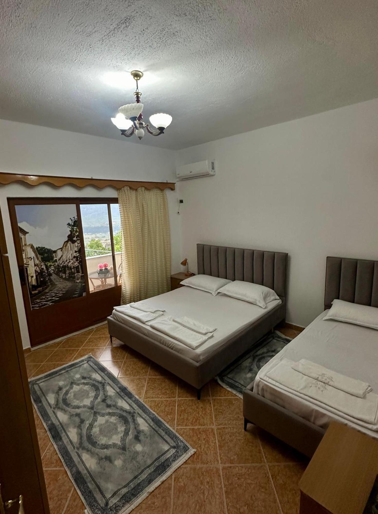 Guest House Lengo Gjirokastër Eksteriør billede