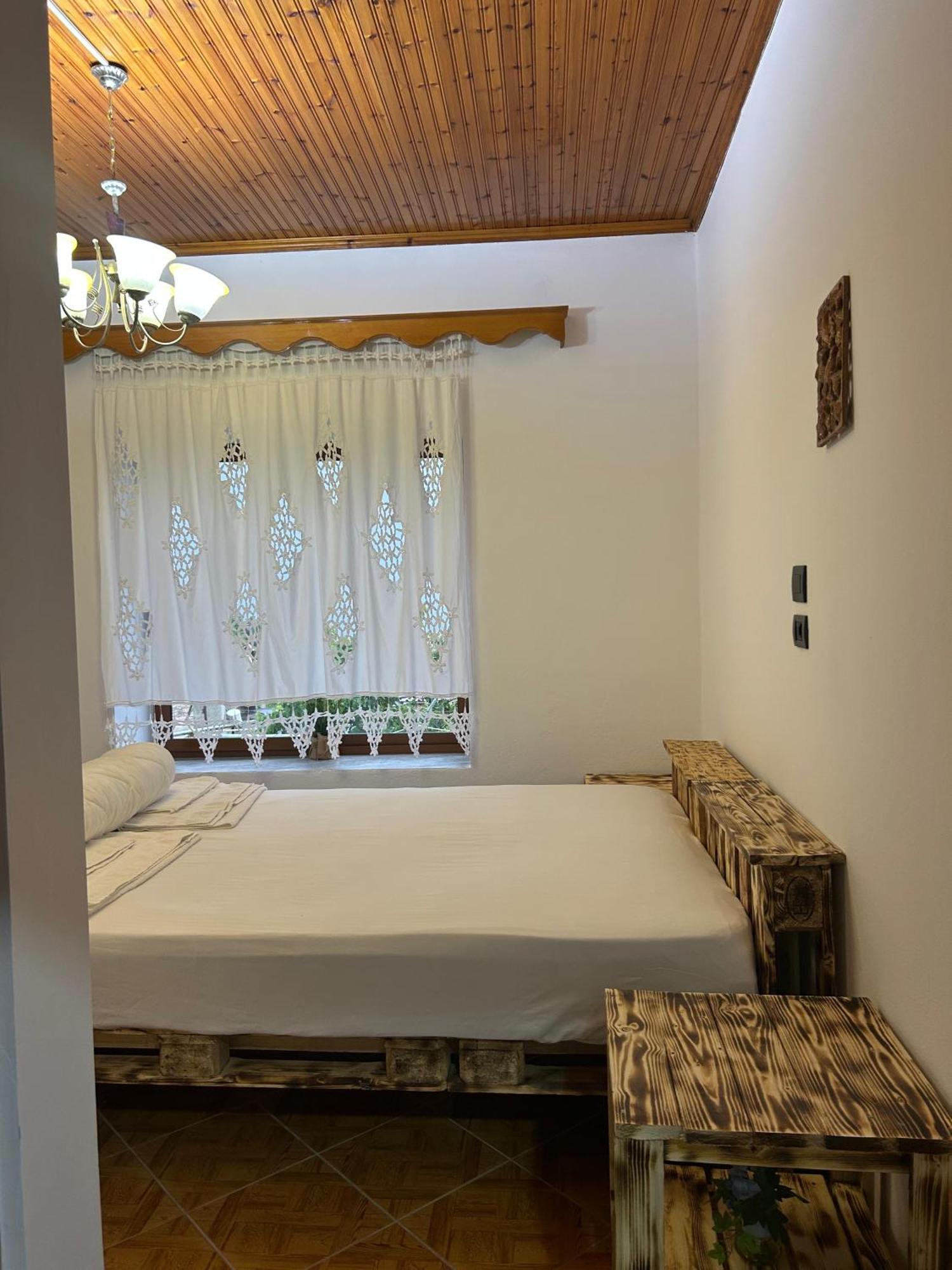 Guest House Lengo Gjirokastër Eksteriør billede