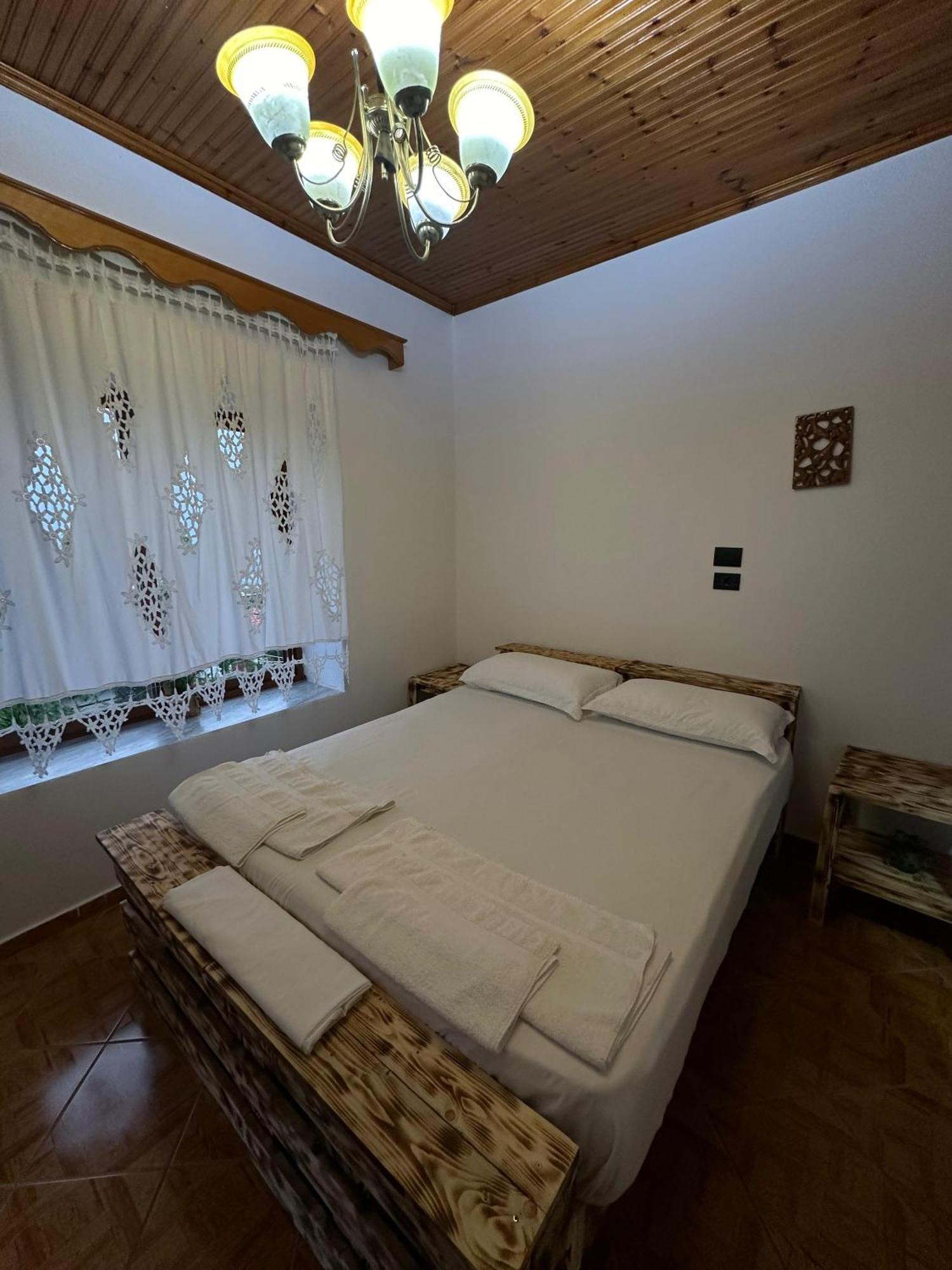 Guest House Lengo Gjirokastër Eksteriør billede