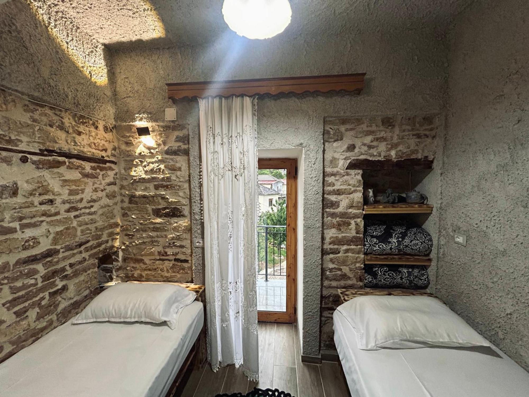 Guest House Lengo Gjirokastër Eksteriør billede