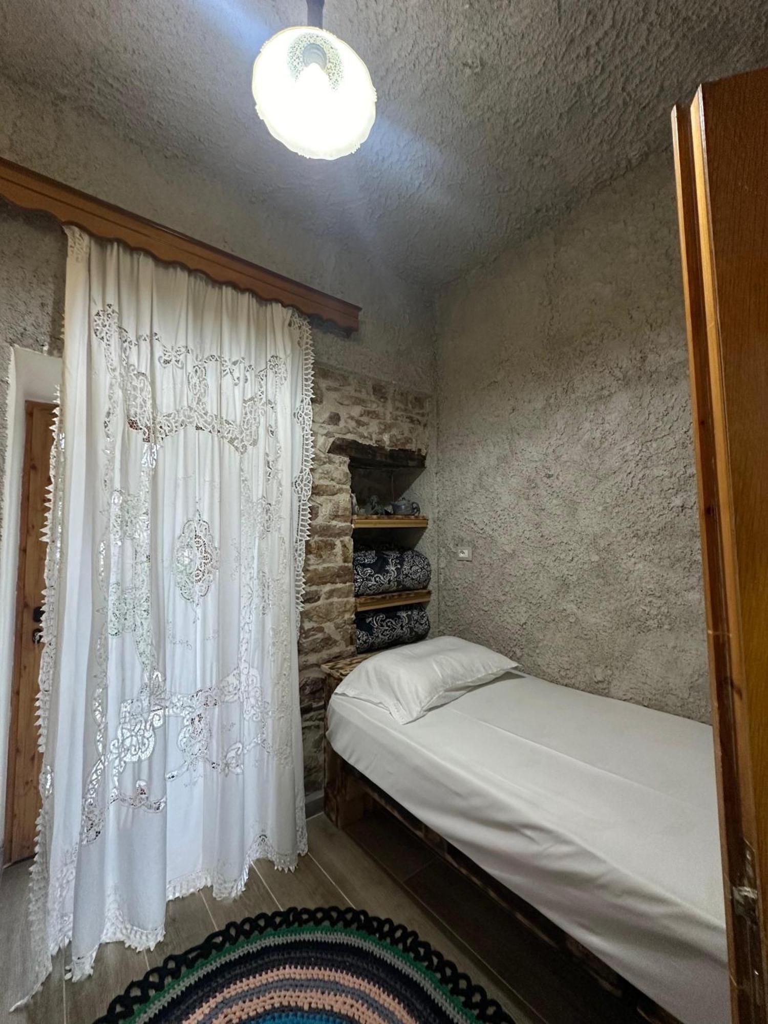 Guest House Lengo Gjirokastër Eksteriør billede
